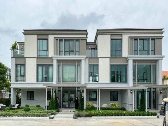Baan Klang Muang Classe Sukhumvit 77 · Corner Townhome