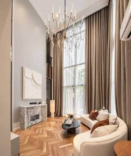 The Gentry Sukhumvit 101: Formal living, 6.7 m ceiling