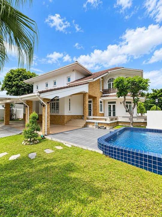 Sukhumvit 107 (Bearing) · Pool Villa