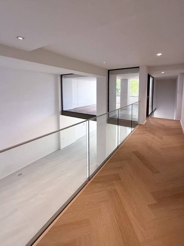 Pridi 14 Townhome & Home Office: Mezzanine walkway