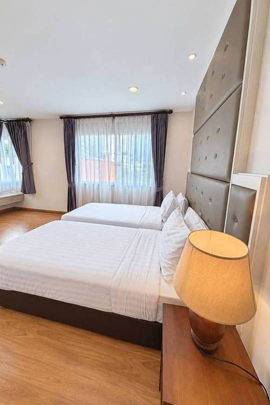 Thonglor Residence 21 · 2-Bedroom: Second bedroom, twin beds