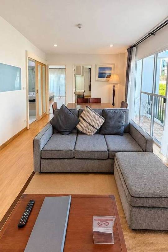 Thonglor Residence 21 · 2-Bedroom: Living room with balcony