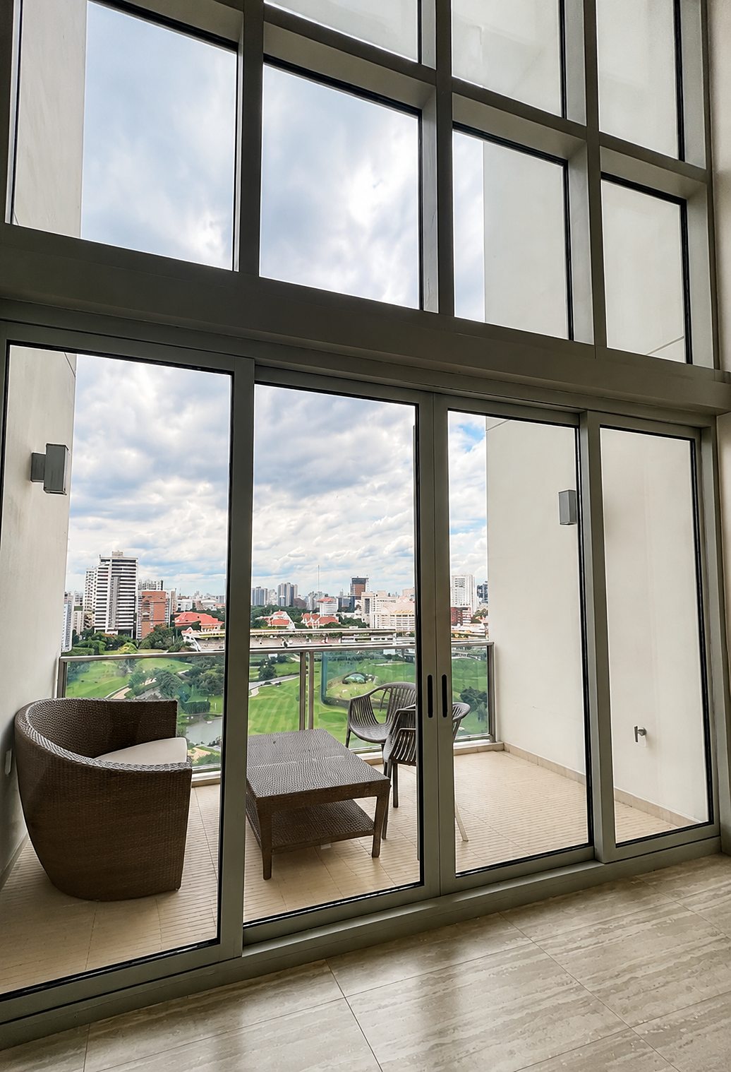 185 Rajadamri: Balcony with park view