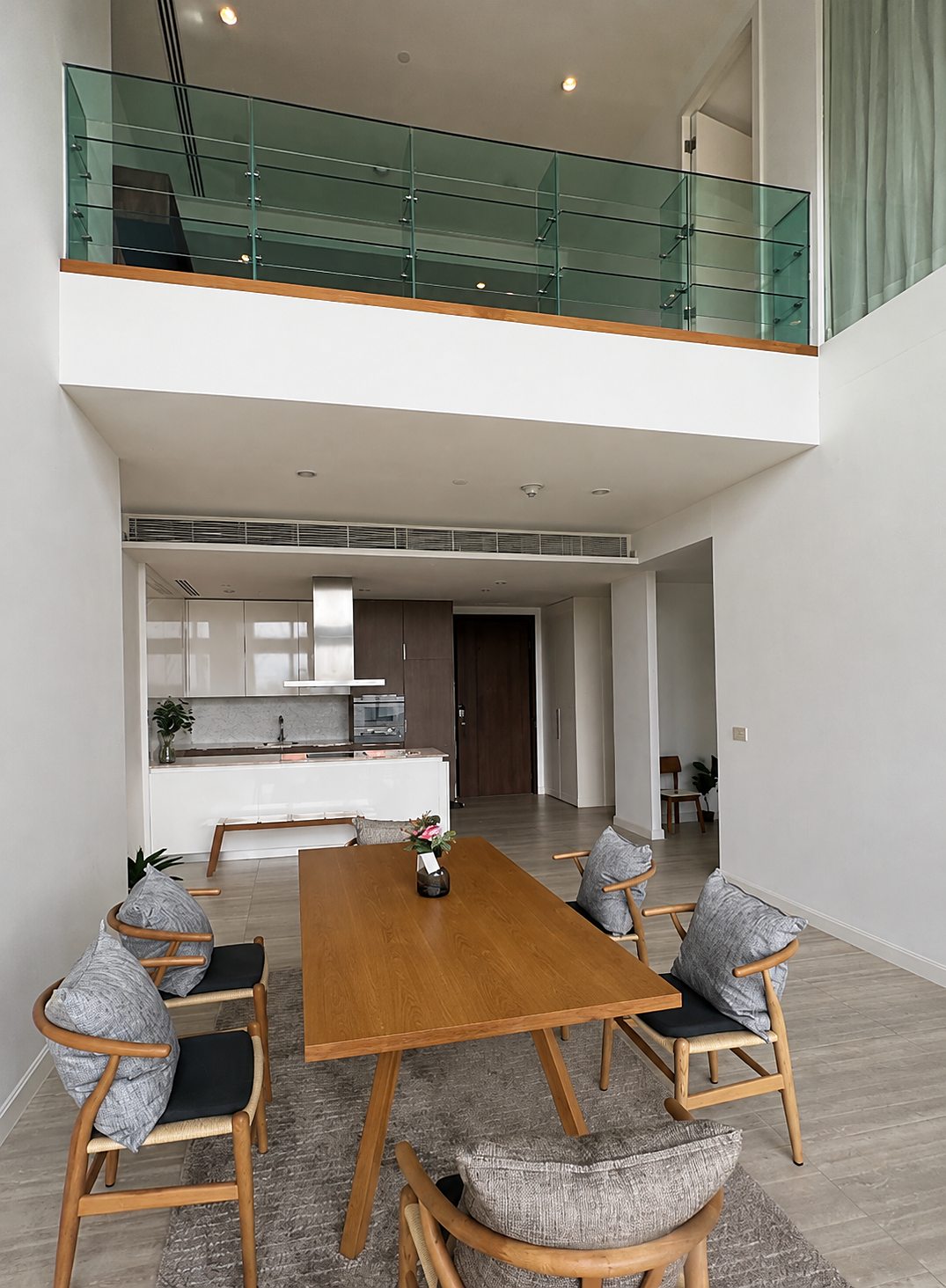 185 Rajadamri: Double-height dining room
