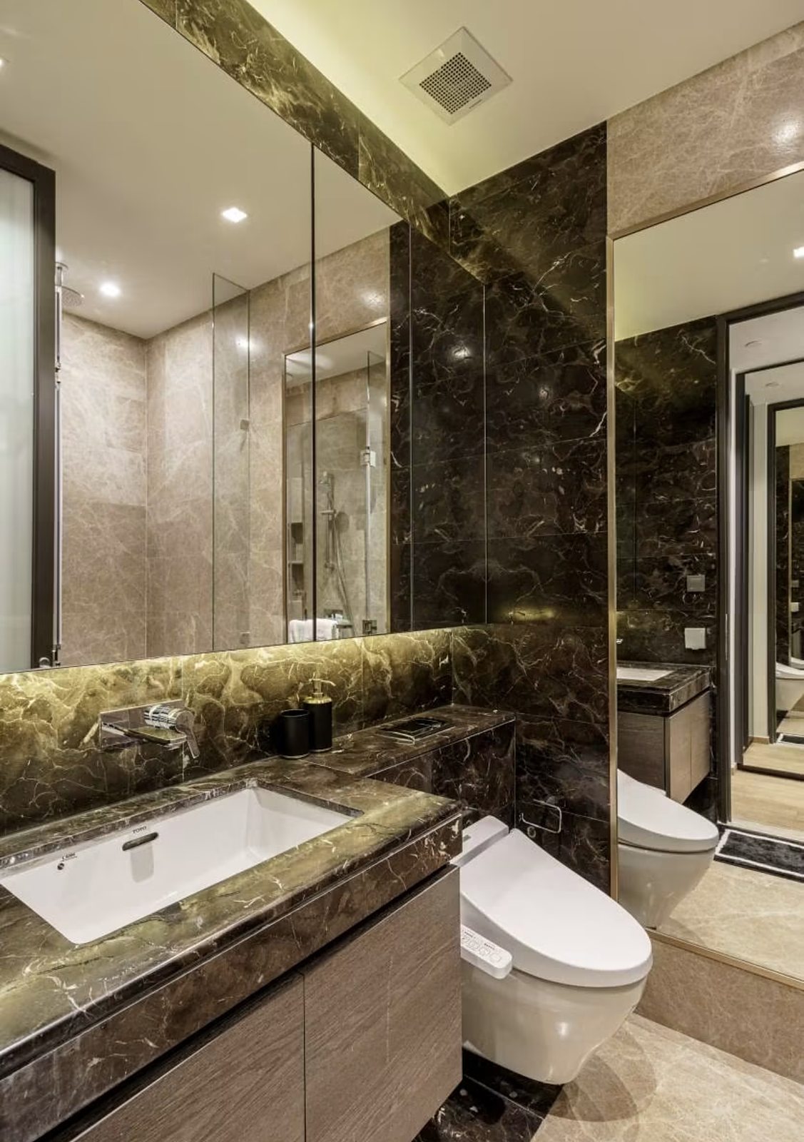 28 Chidlom: Bathroom