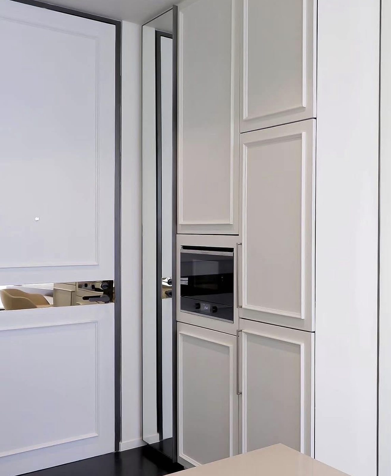 28 Chidlom: Kitchen cabinetry