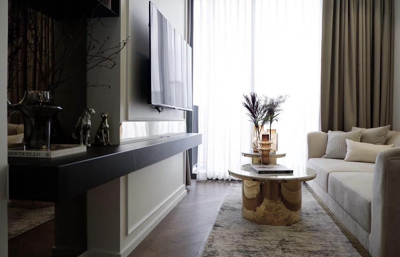 28 Chidlom: Living room