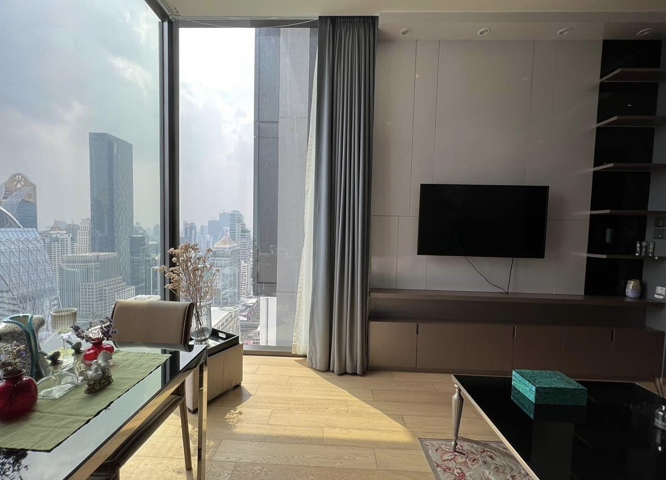 28 Chidlom: Living area
