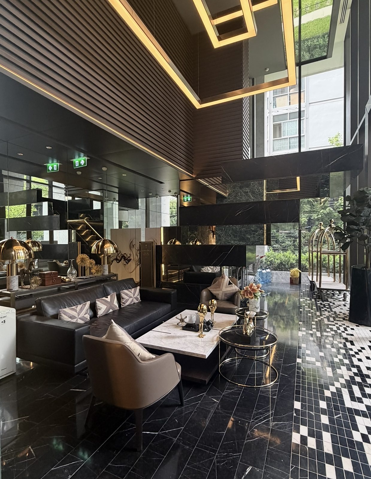 28 Chidlom: Lobby lounge