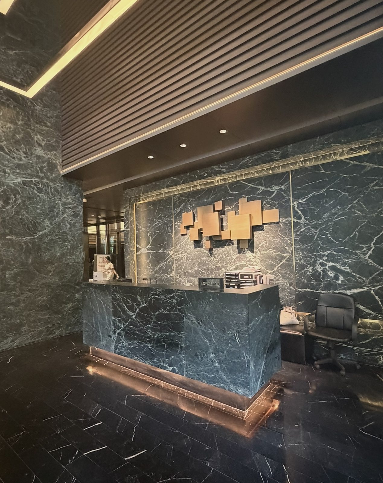 28 Chidlom: Lobby reception