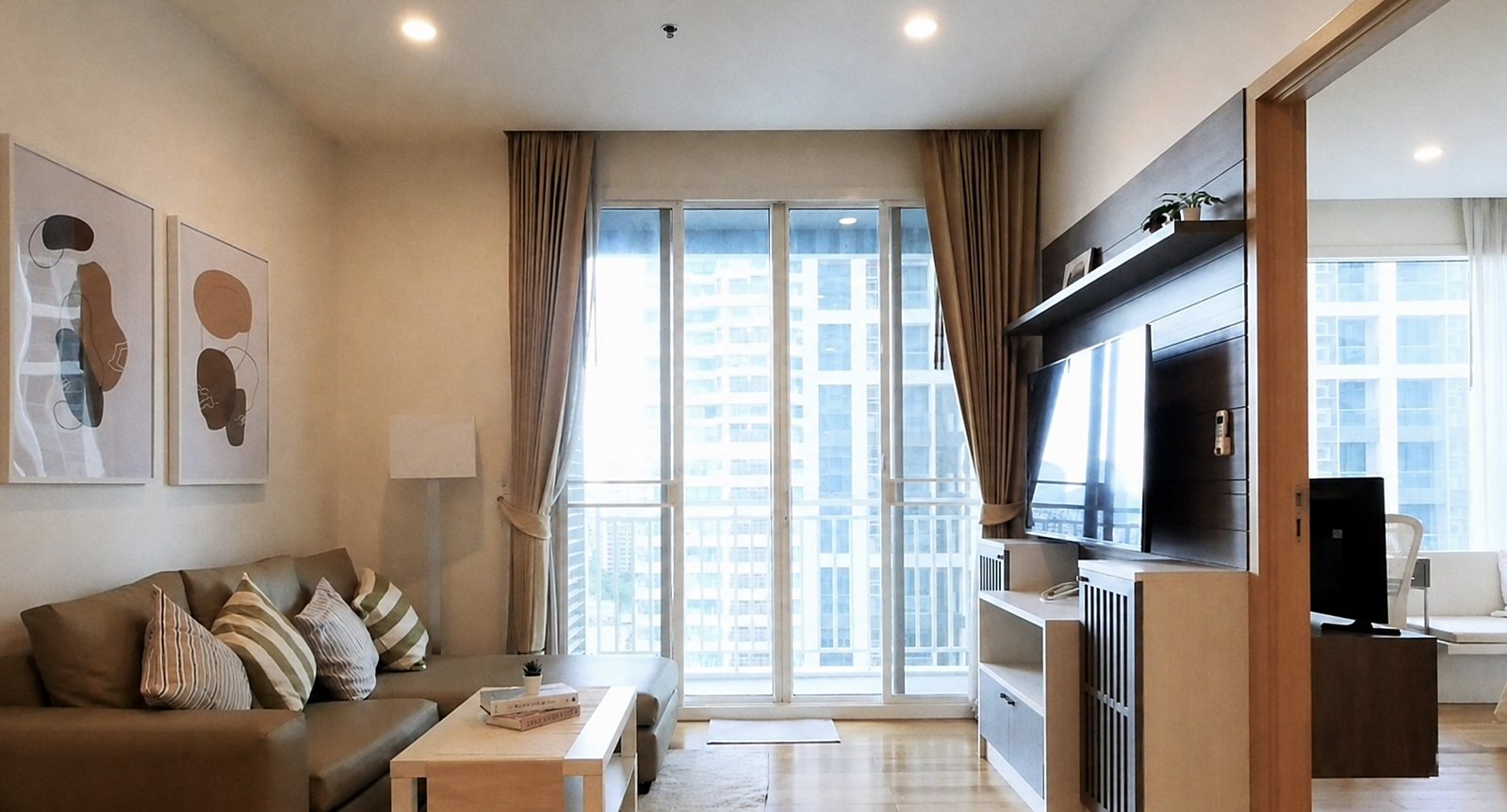 39 by Sansiri: Living room