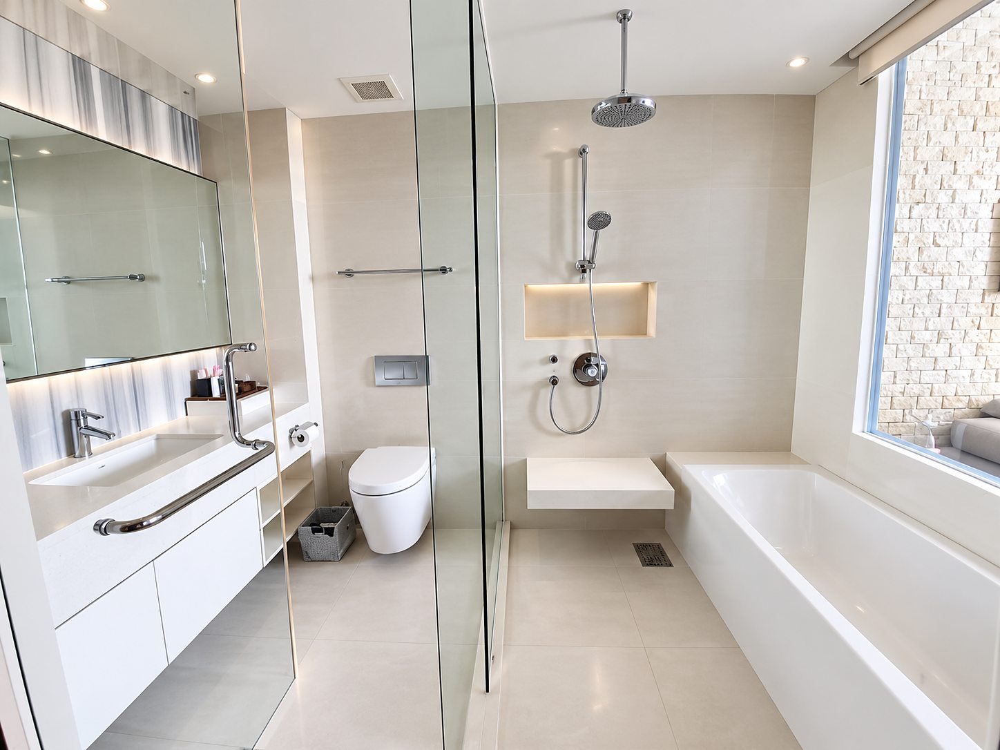 AEQUA Residence Sukhumvit 49: Bathroom