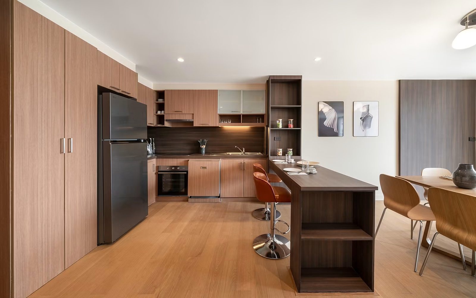 Alcove 49: Kitchen