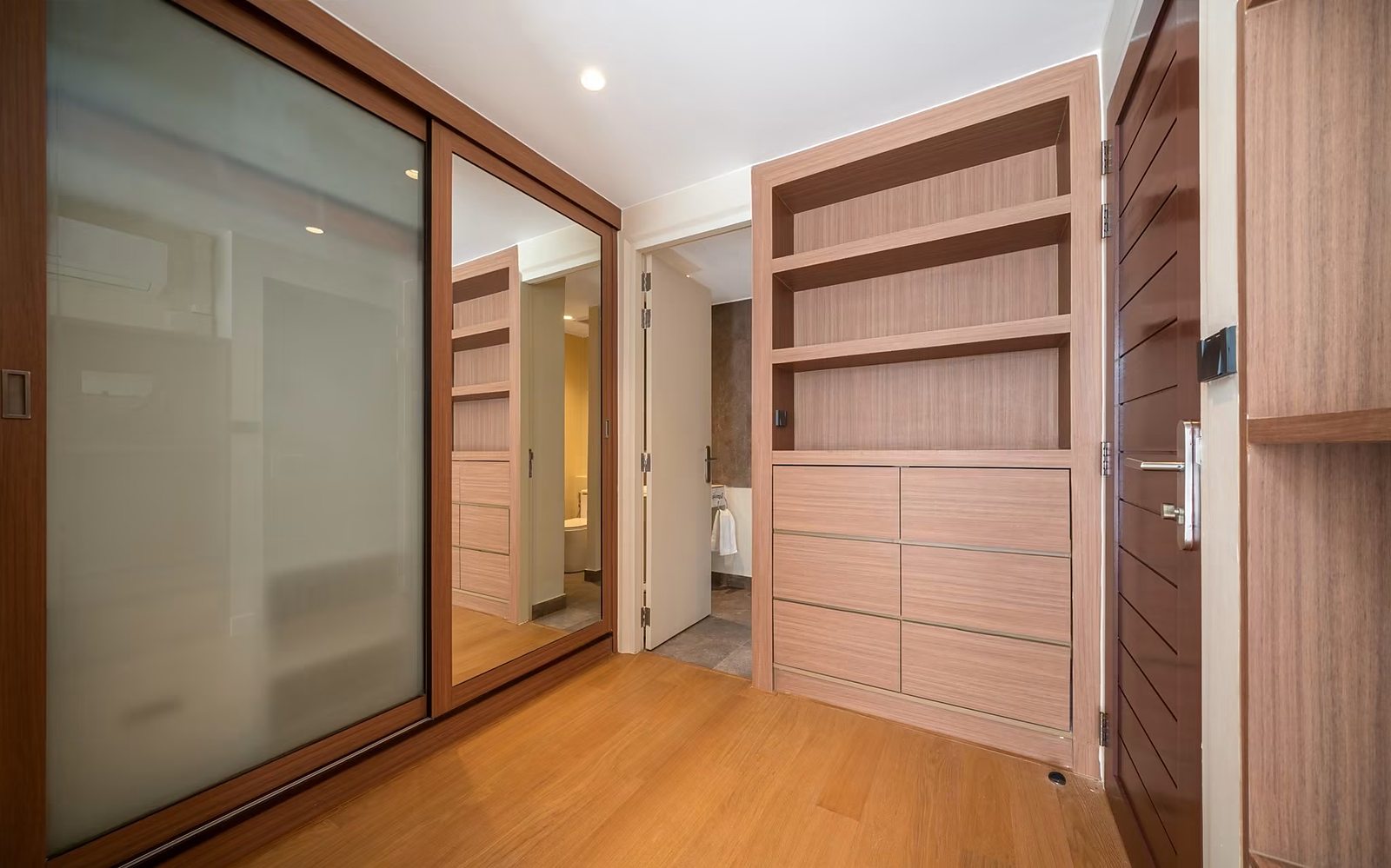Alcove 49: Built-in storage