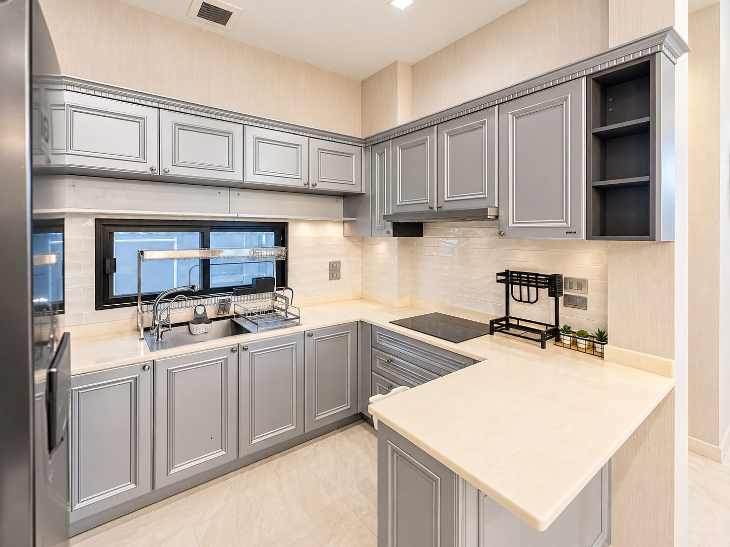 Artale Ekkamai-Ramintra: Kitchen