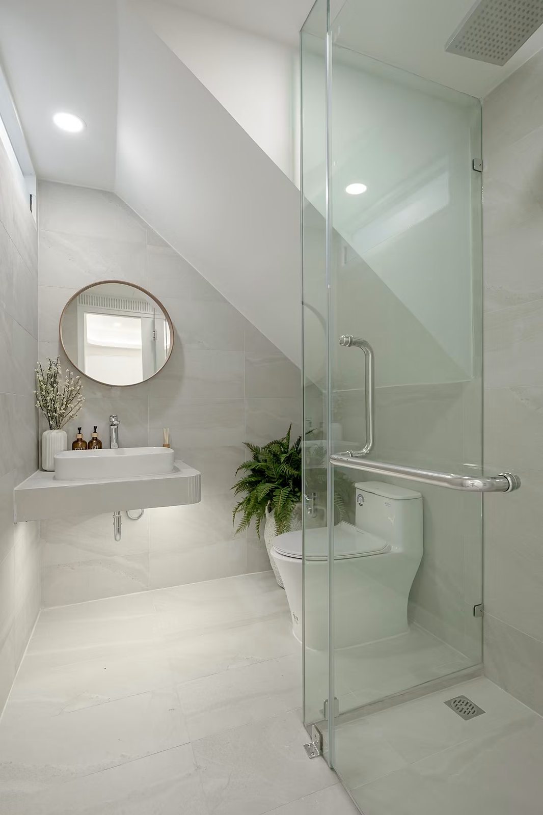 Artiar Pridi–Ekkamai — Pridi Banomyong 42: Guest bathroom