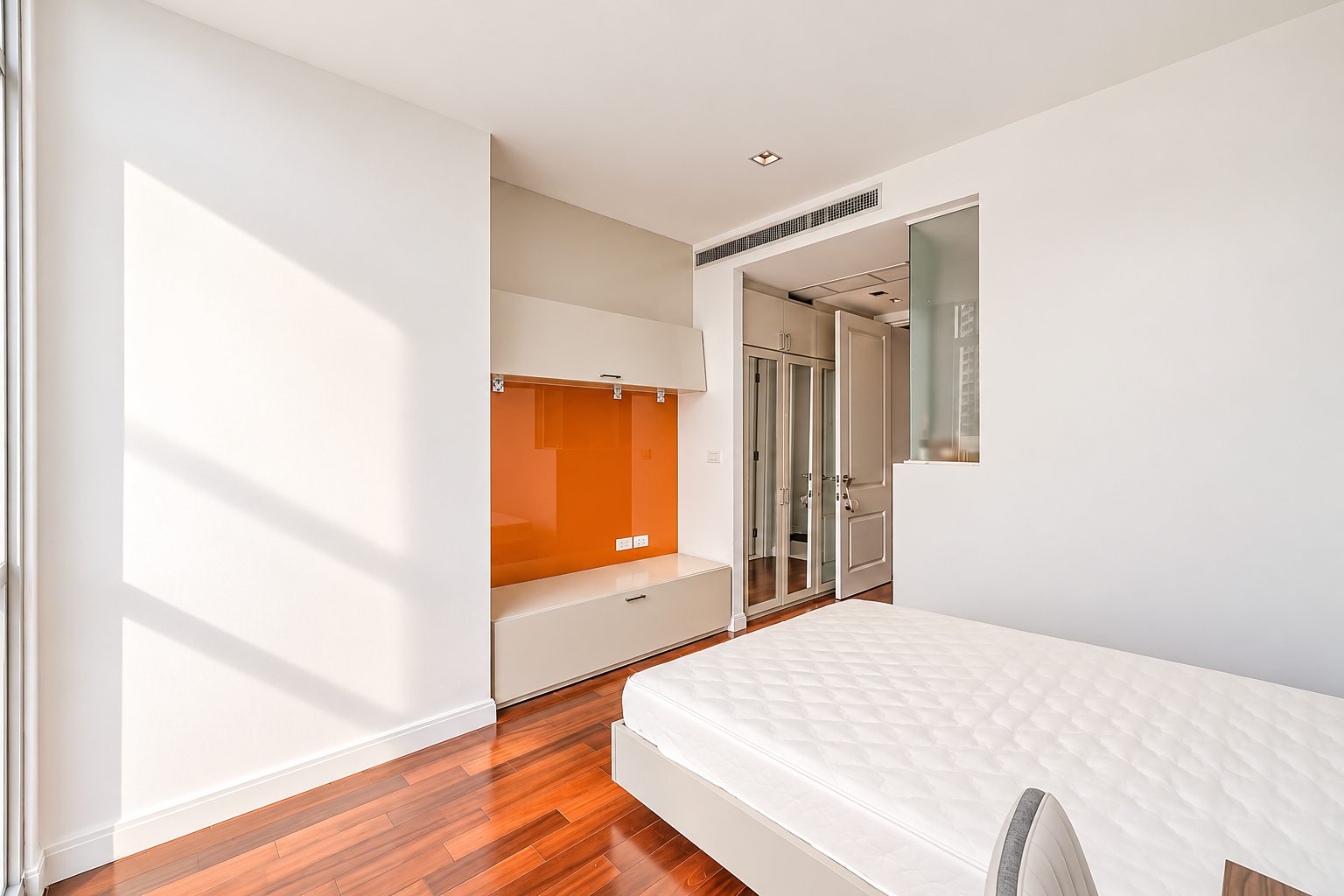 Athenee Residence: Second bedroom