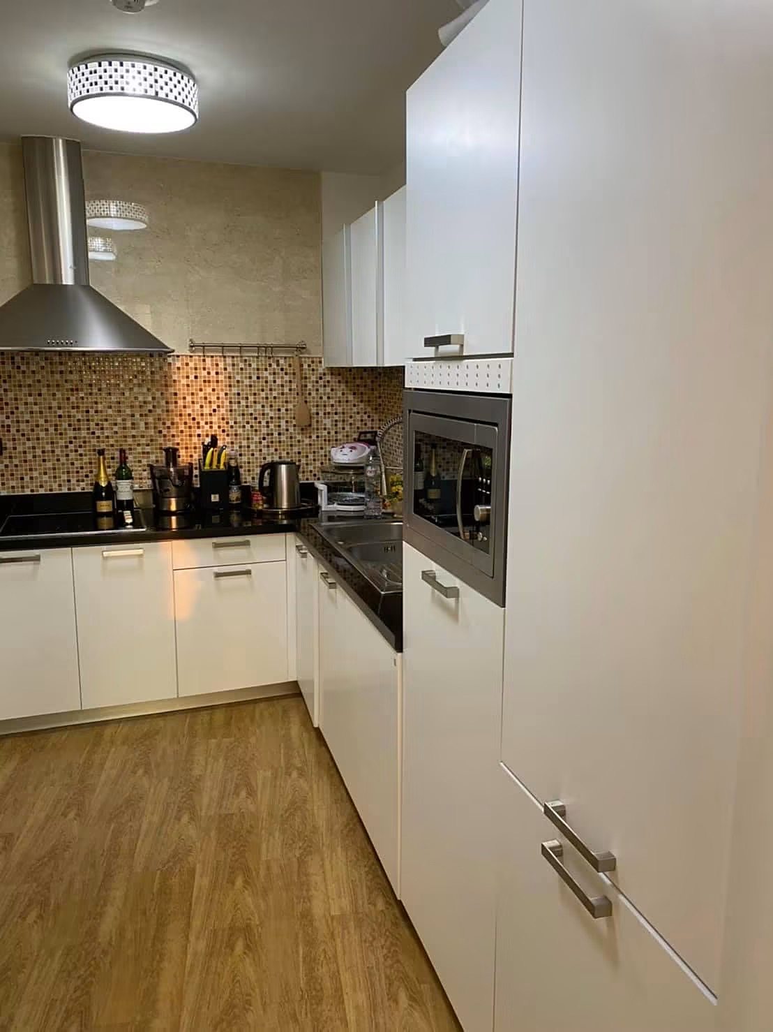 Baan Rajprasong Condominium: Kitchen