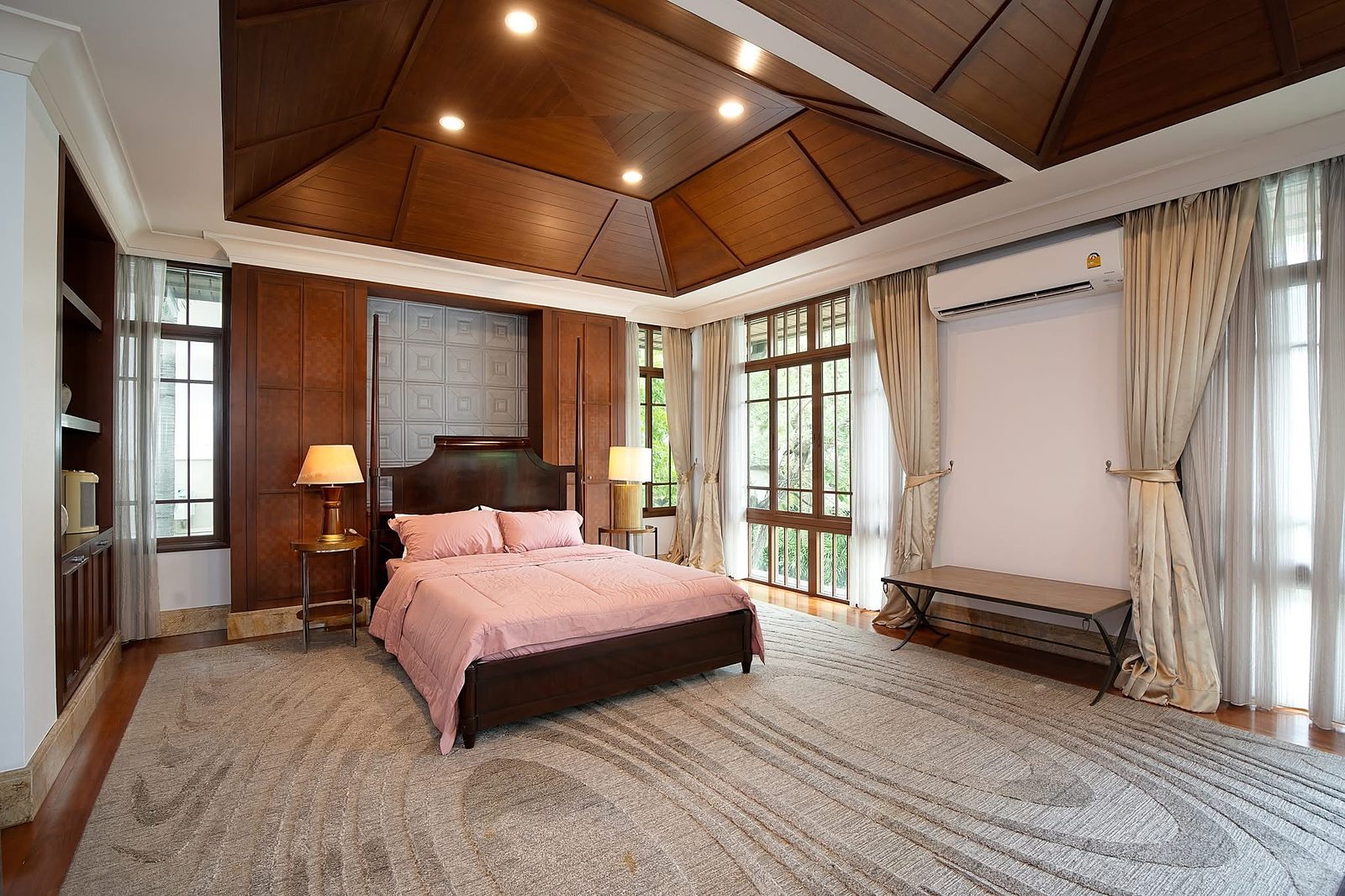 Baan Sansiri Sukhumvit 67: Master bedroom