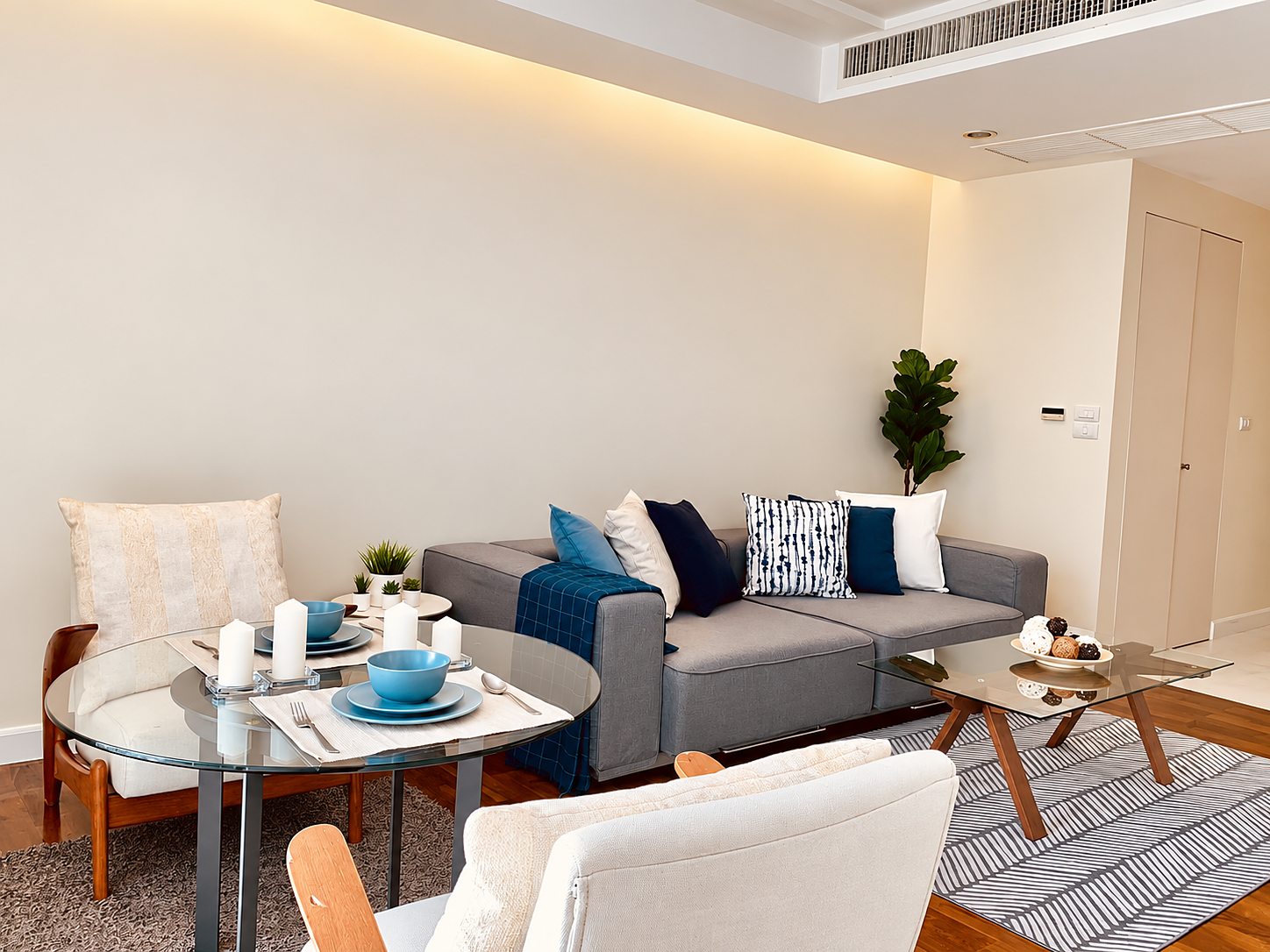 Baan Siri 31: Living and dining area