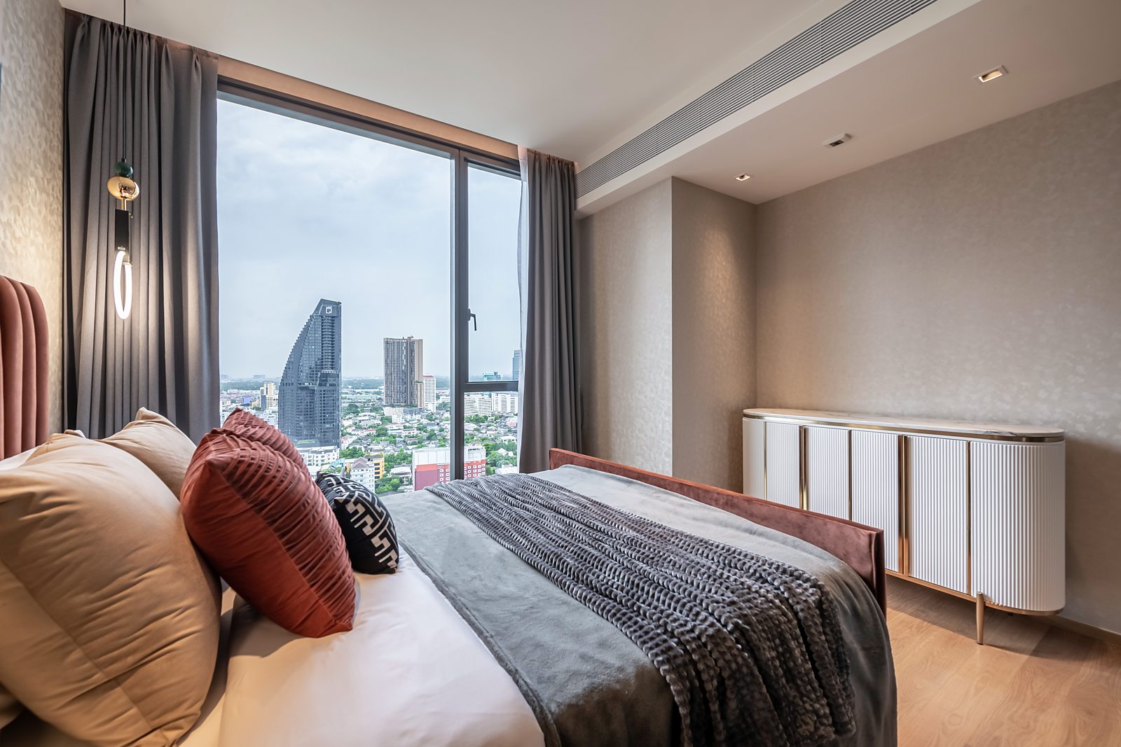 BEATNIQ Sukhumvit 32: Master bedroom