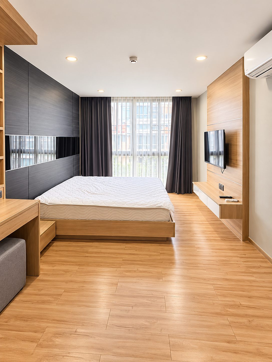 Bliss Thonglor(low rise,pet-friendly): Master bedroom