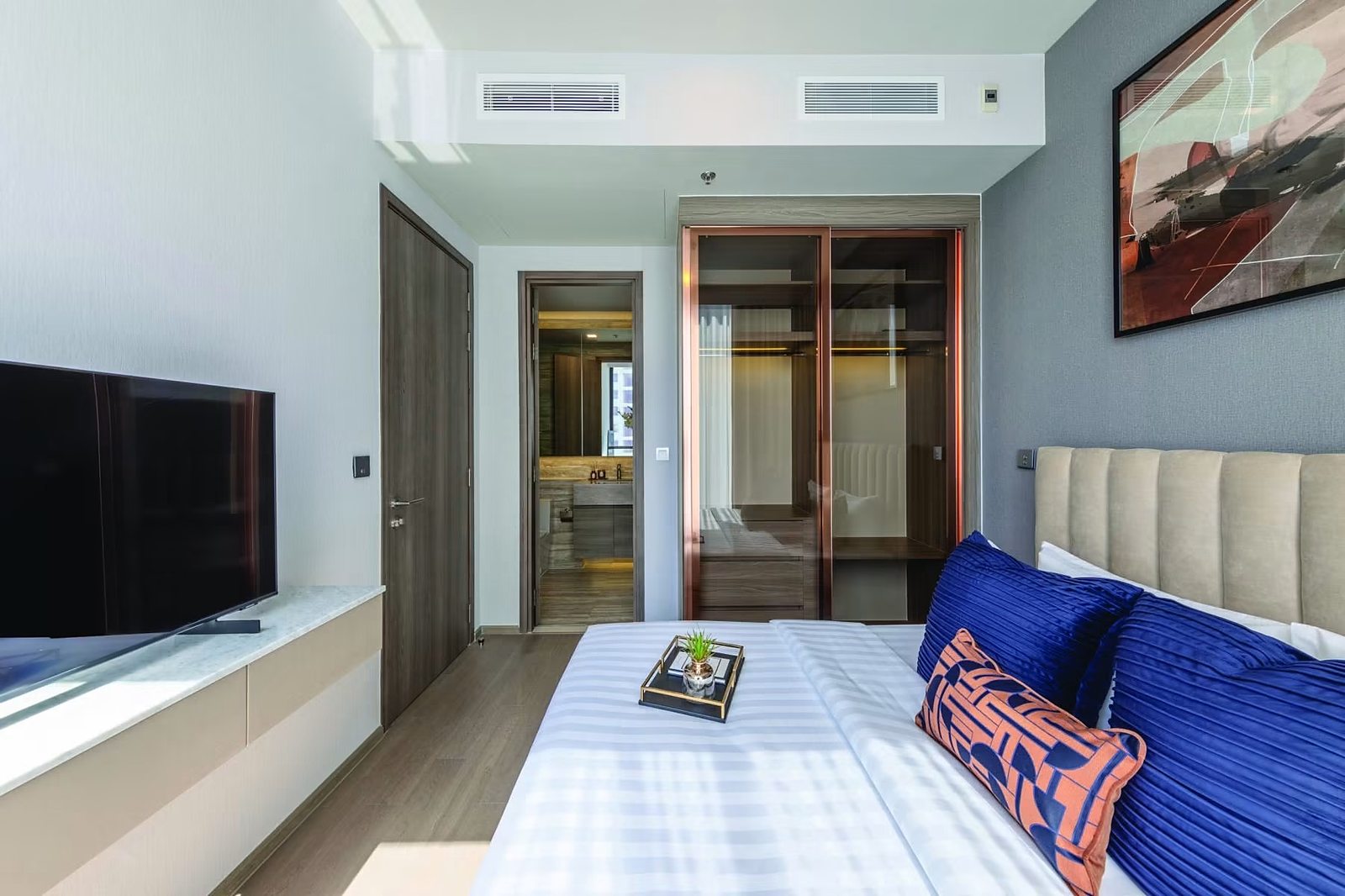 Celes Asoke: Bedroom