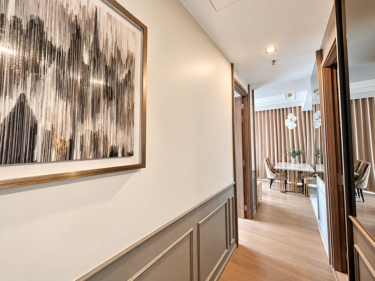 Celes Asoke: Hallway to dining area