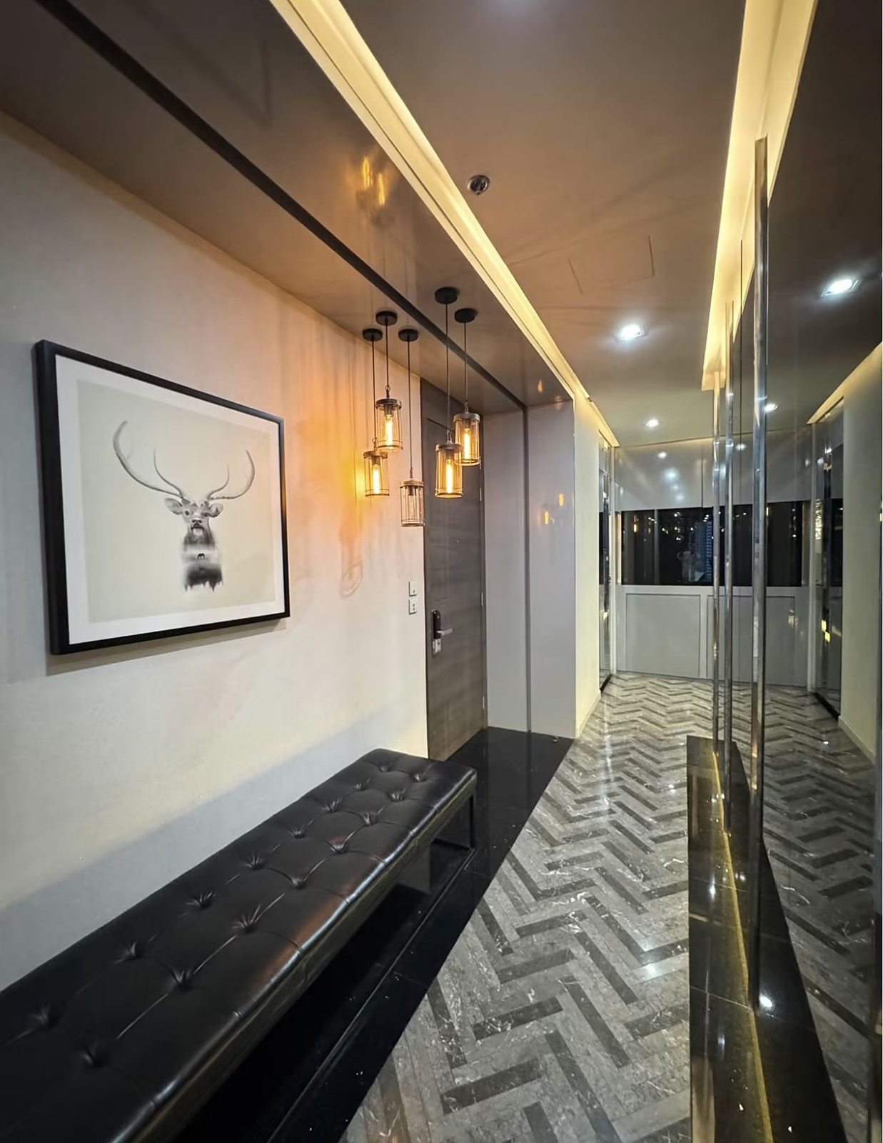 City Smart Sukhumvit 18: Entrance hallway