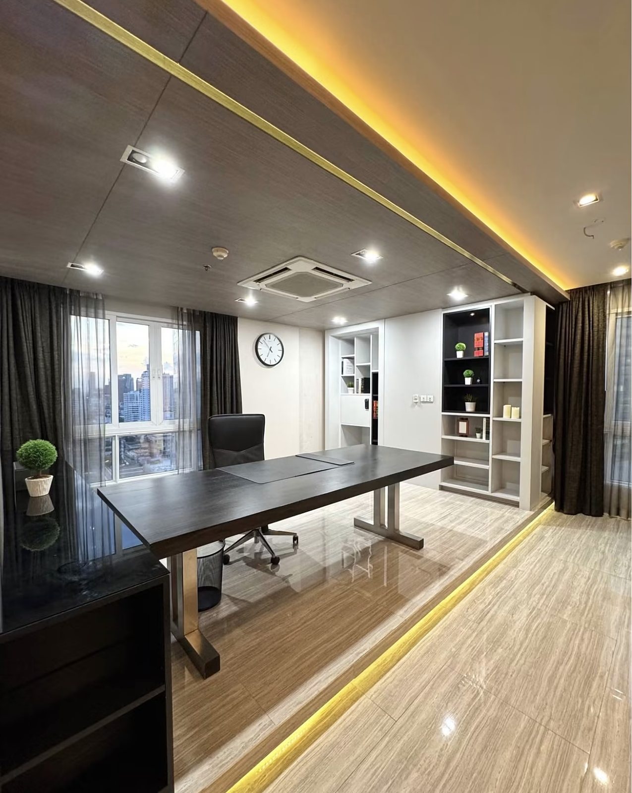 City Smart Sukhumvit 18: Home office