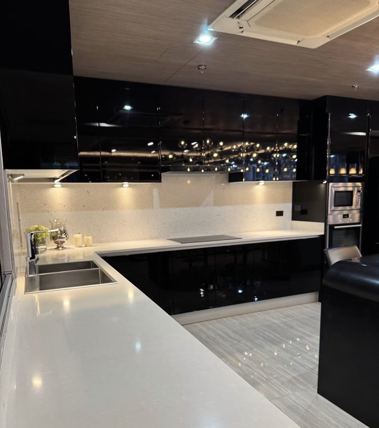 City Smart Sukhumvit 18: Kitchen