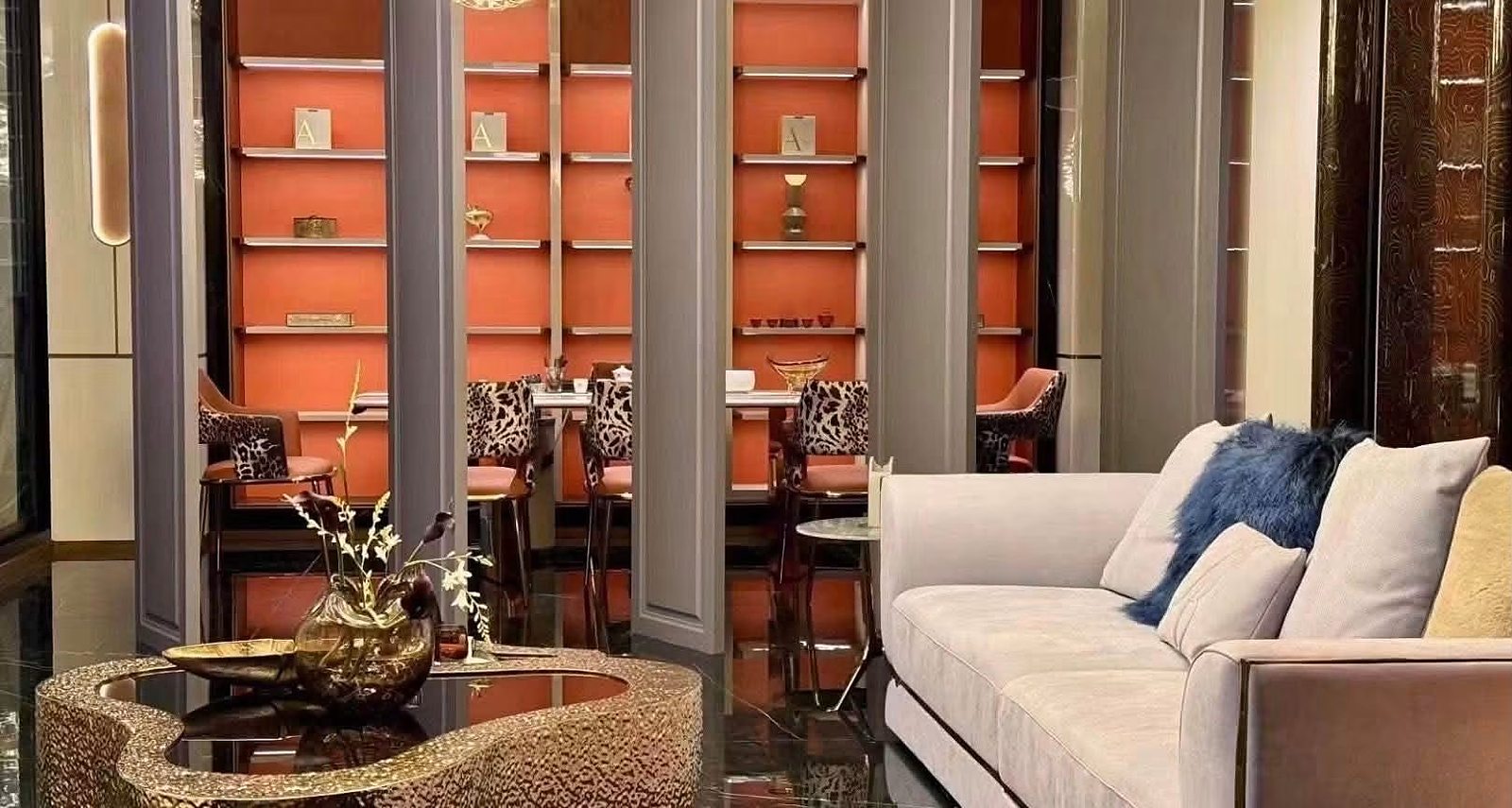 Commercial Shop near BTS Phrom Phong: Lounge and display shelving
