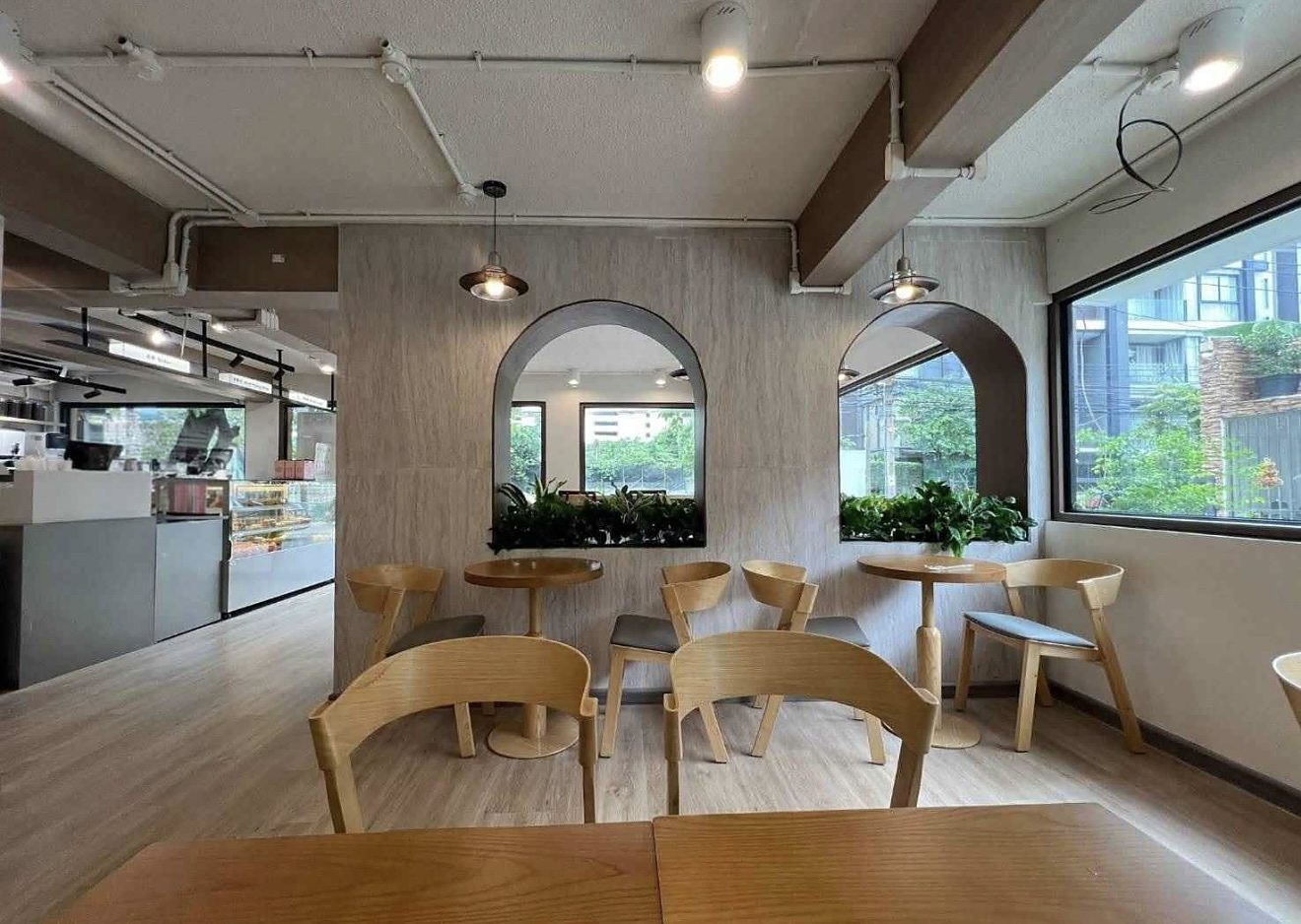 Corner Shophouse — Sukhumvit 61 / Ekkamai