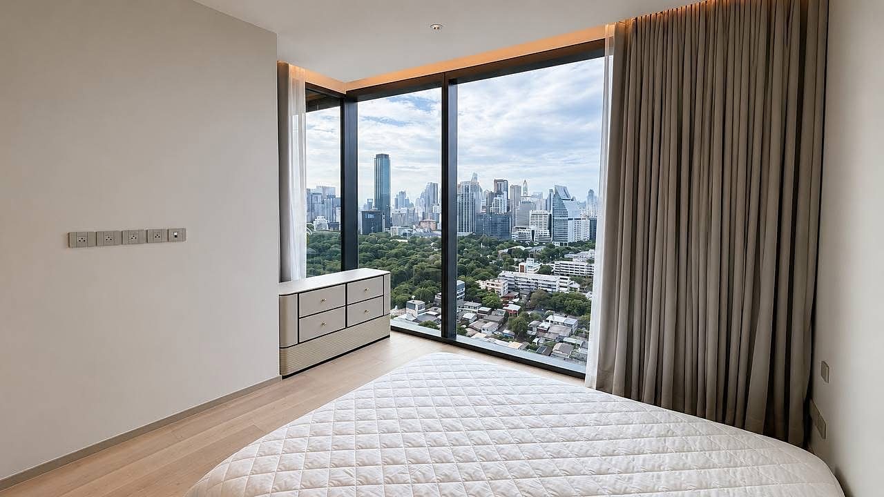 EIGHTEEN SEVEN (One Bangkok): Bedroom with city view