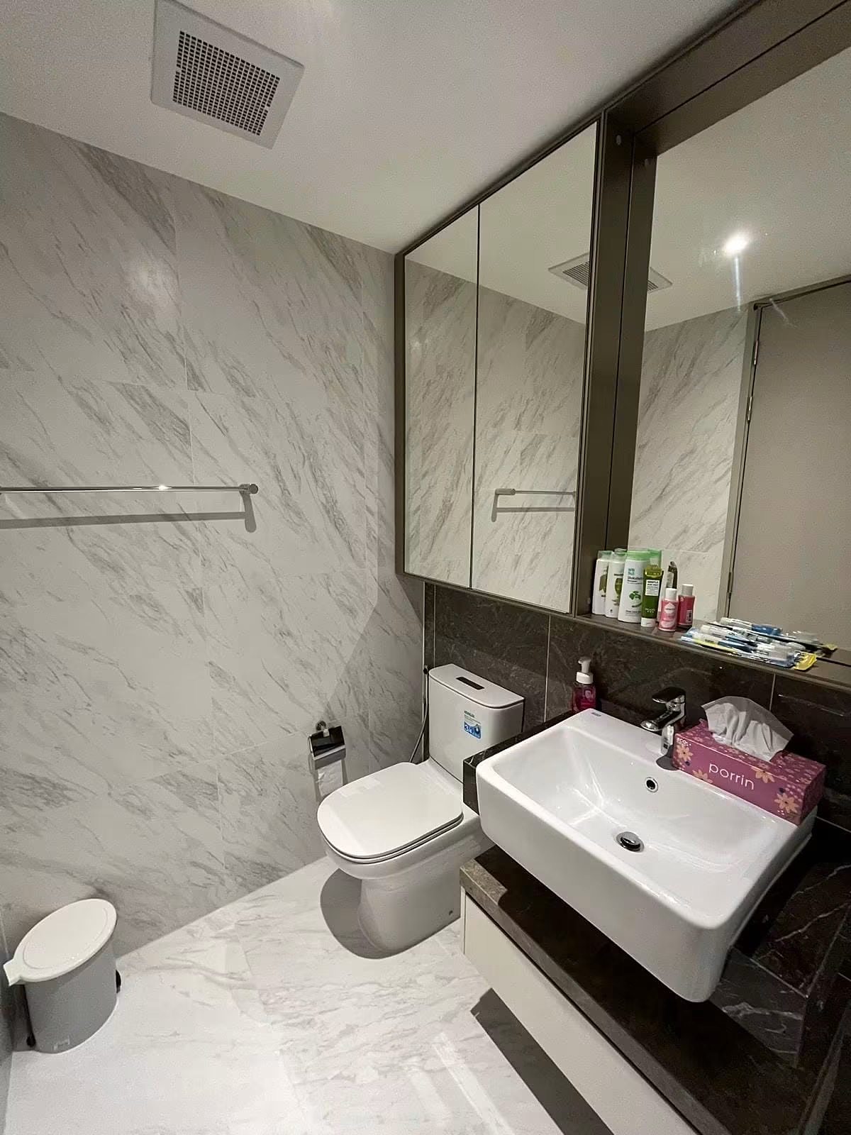 FYNN Asoke: Bathroom