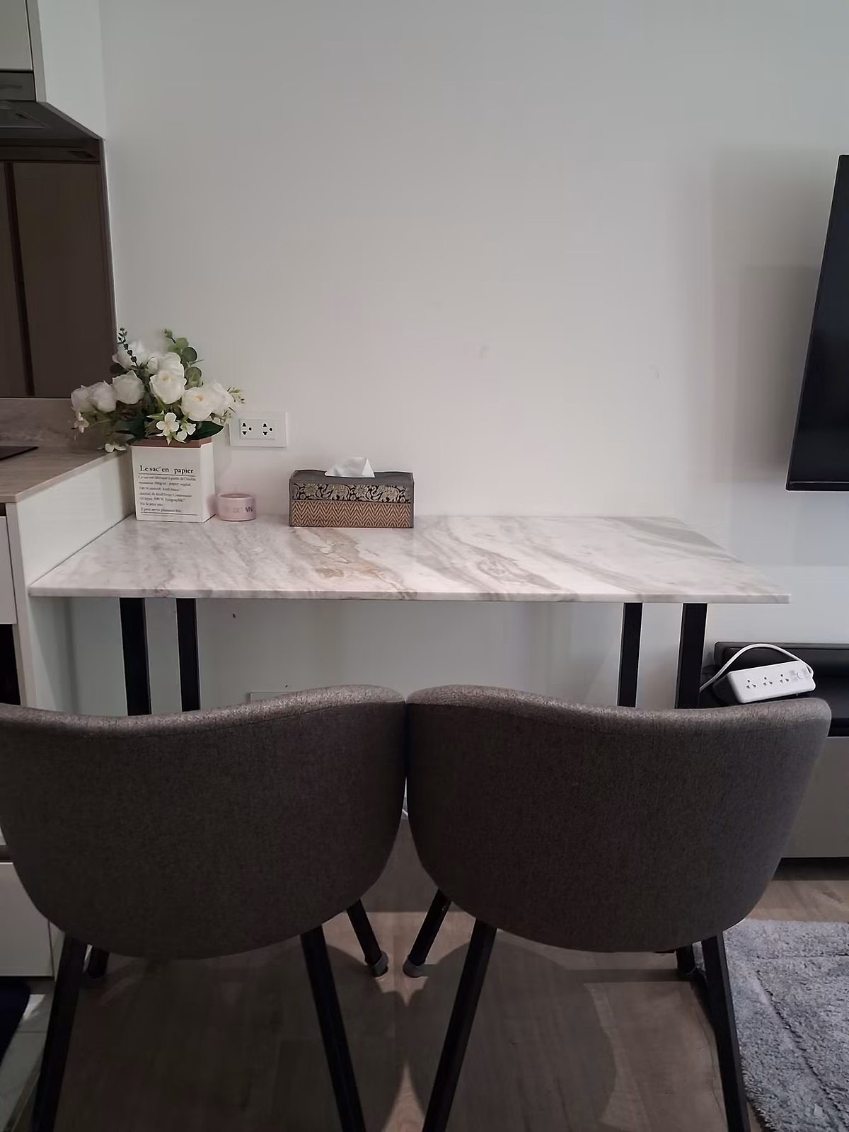 FYNN Asoke: Dining counter
