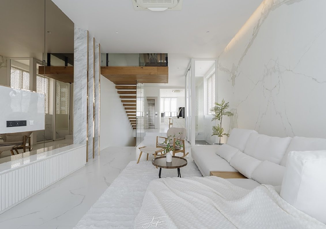 House Ekkamai 10 (Sukhumvit 65): Upper living area