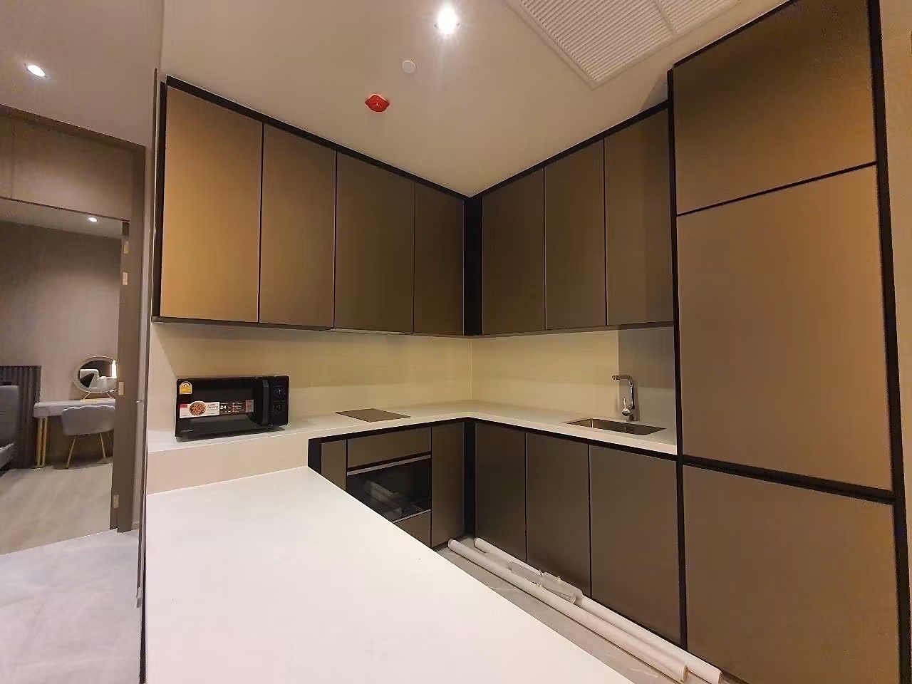 Hyde Heritage Thonglor: Kitchen
