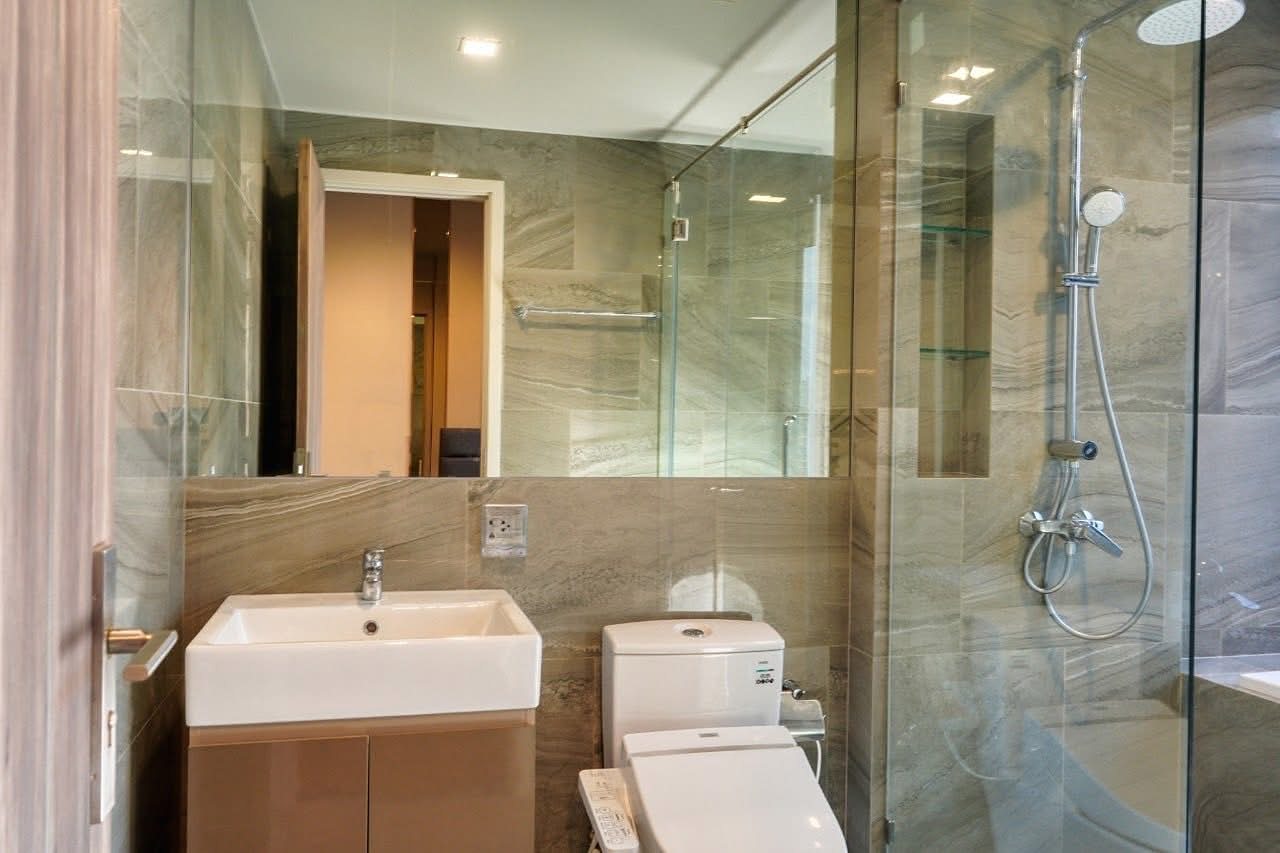 IDEO Q Sukhumvit 36: Bathroom