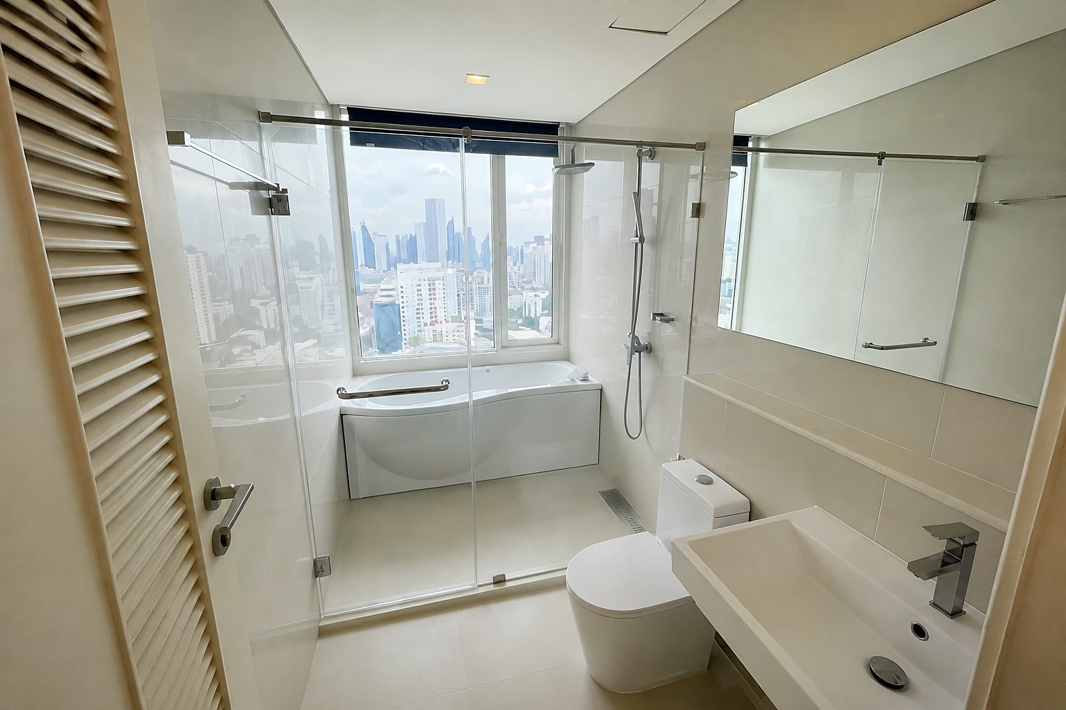 Ivy Thonglor: Bathroom