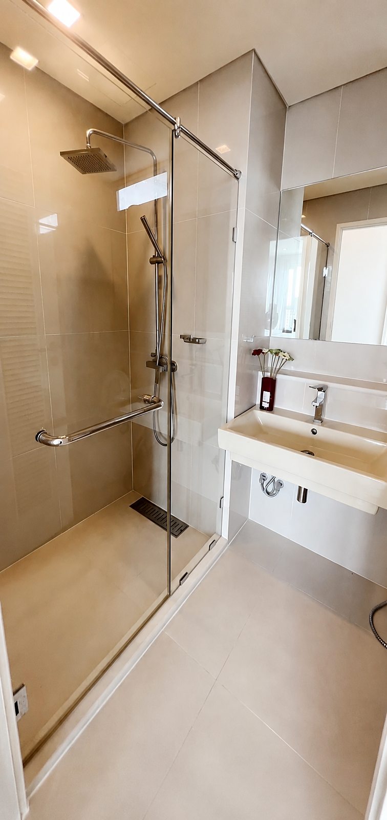 Ivy Thonglor: Bathroom
