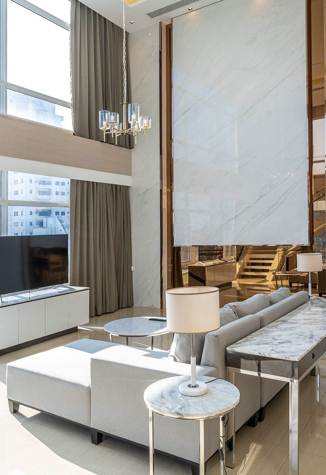 Jasmine 59 Hotel · Penthouse 1: Double-height living room