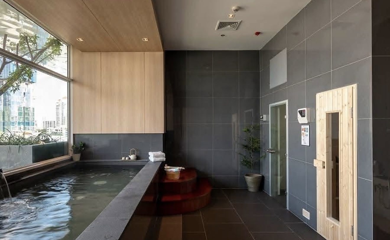 Jasmine 59 Hotel · Penthouse 2 & 3: Spa pool