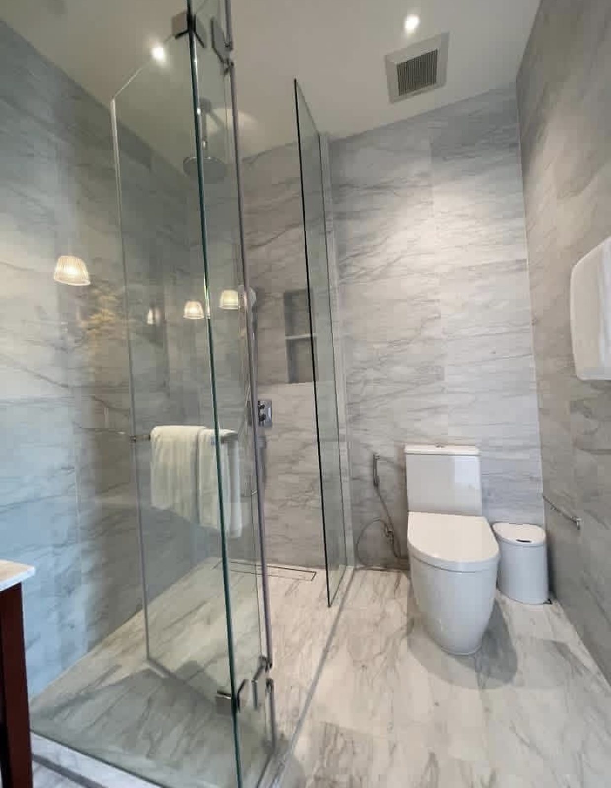 KHUN by YOO Thonglor: Shower room