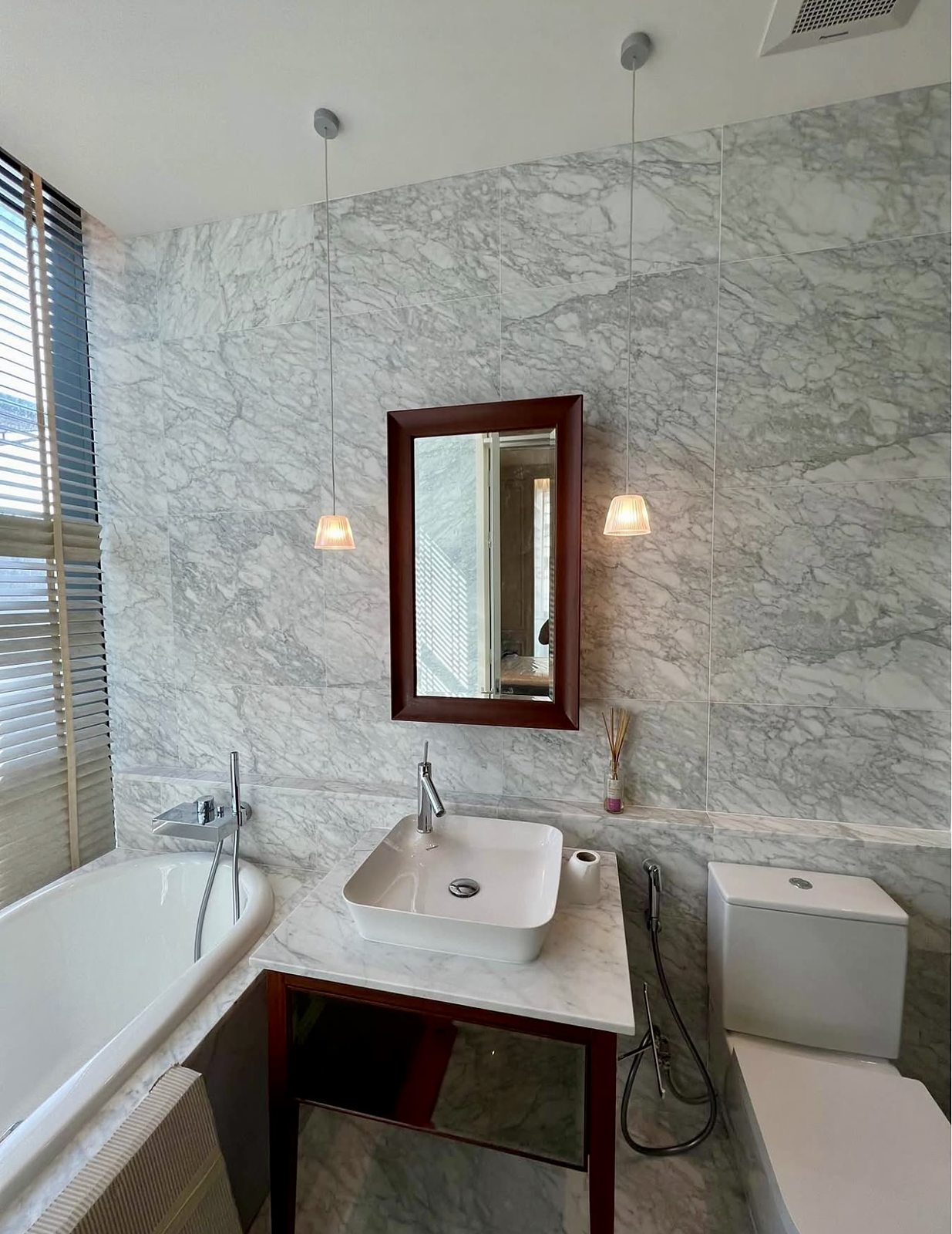 KHUN by YOO Thonglor: Bathroom
