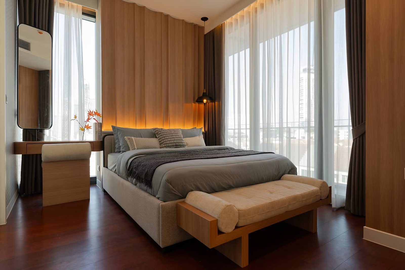 KHUN by YOO Thonglor: Master bedroom