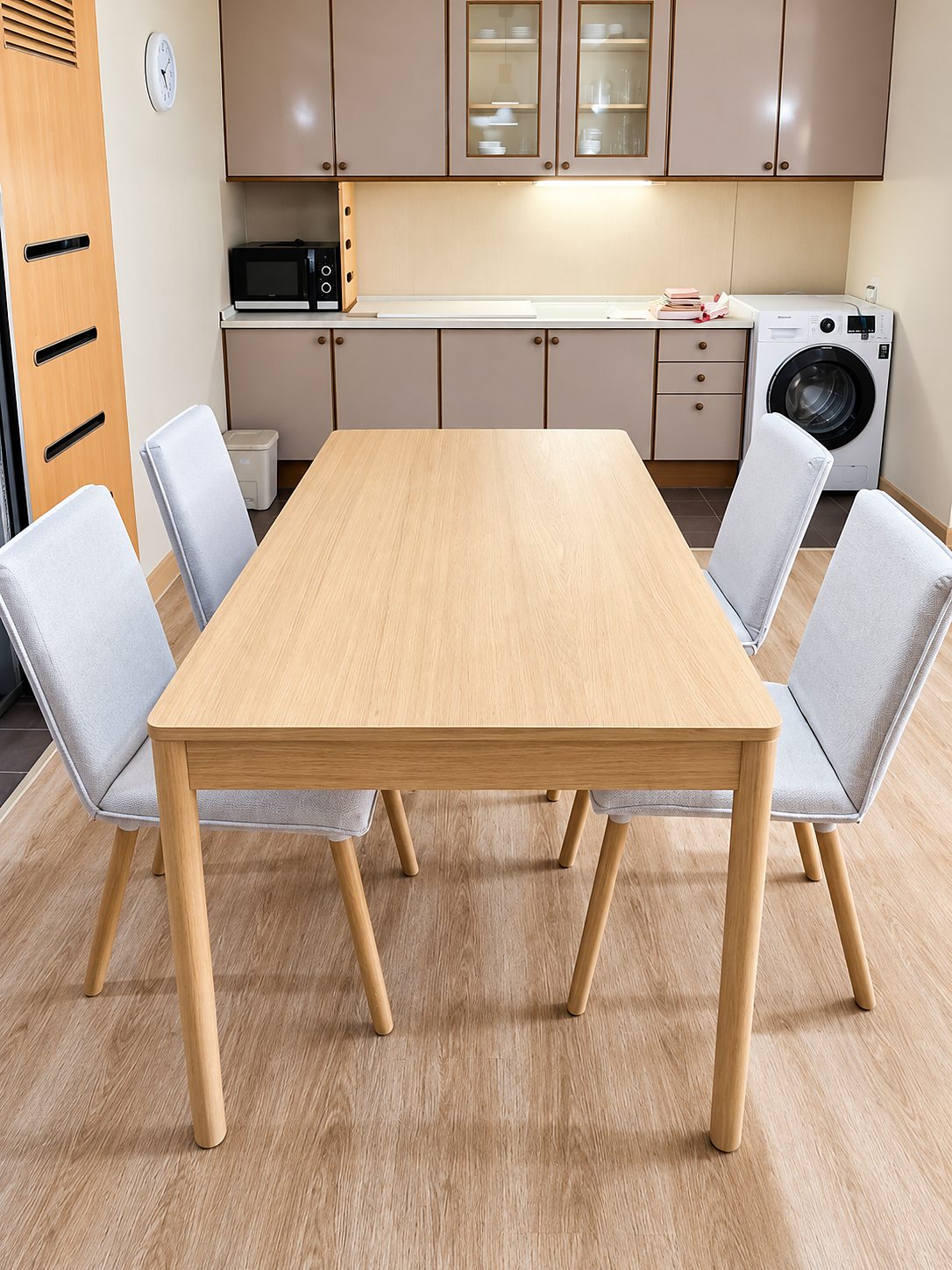 Las Colinas Asoke: Dining area
