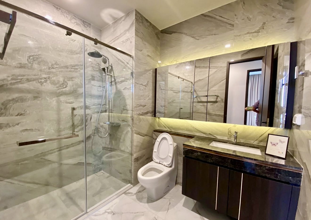 LAVIQ Sukhumvit 57: Bathroom
