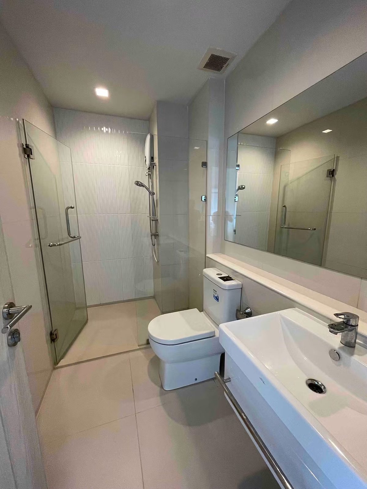Life One Wireless: Bathroom