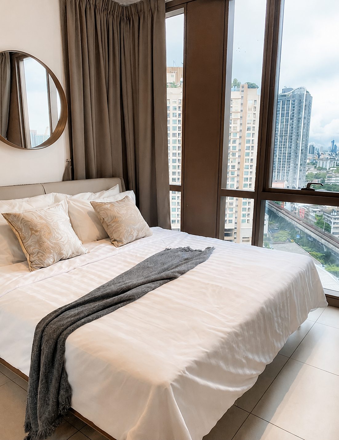 Loft ekkamai: Bedroom with city view